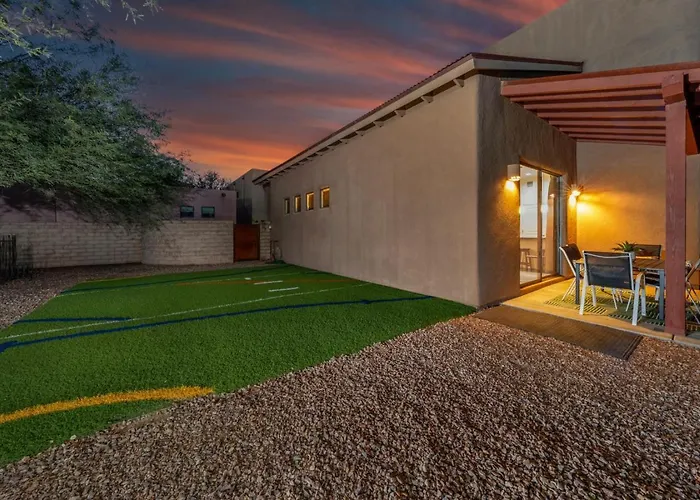 Stylish, 4 Bedroom 3 Ba, Fenced Backyard, Garage *